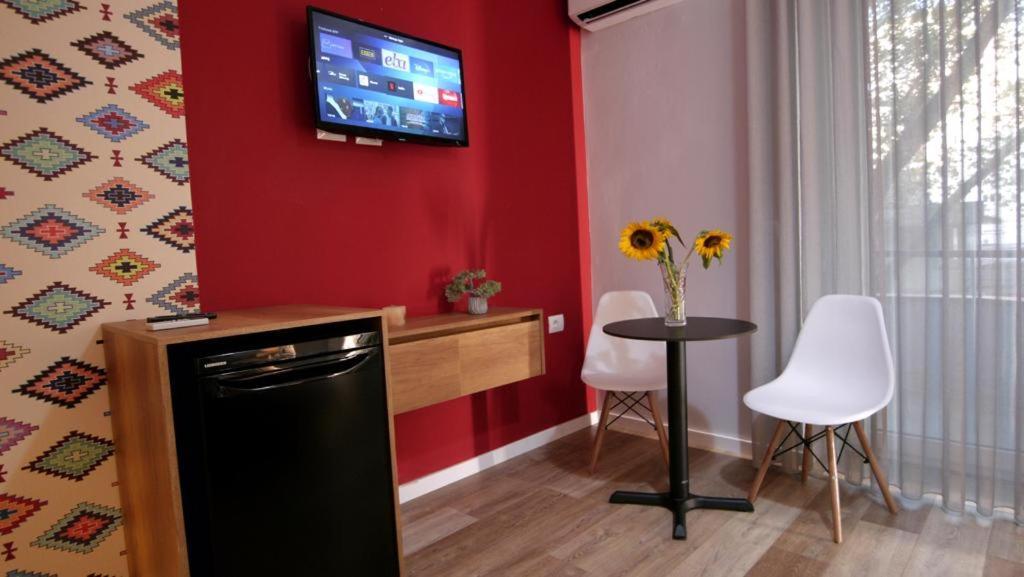 Koni'S Studio Apartments Tirana Bagian luar foto