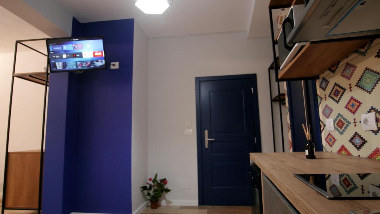 Koni'S Studio Apartments Tirana Bagian luar foto